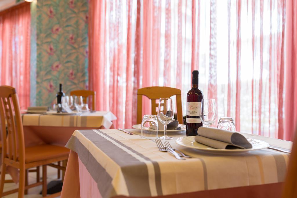 Hotel La Ninfea Montesilvano Marina Kültér fotó