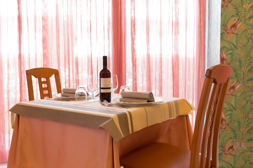 Hotel La Ninfea Montesilvano Marina Kültér fotó