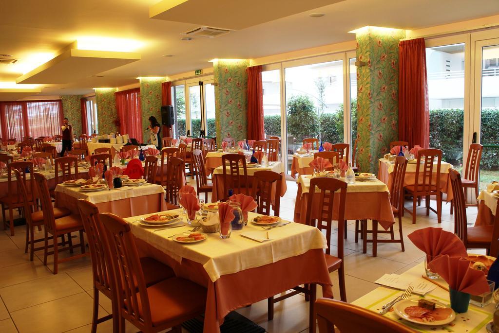 Hotel La Ninfea Montesilvano Marina Kültér fotó