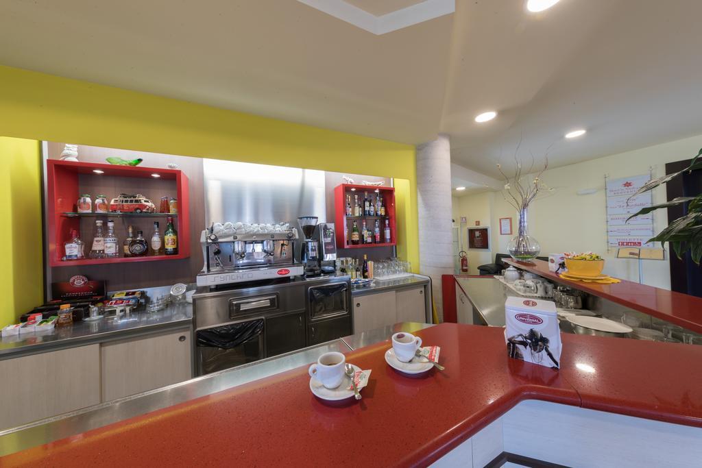 Hotel La Ninfea Montesilvano Marina Kültér fotó