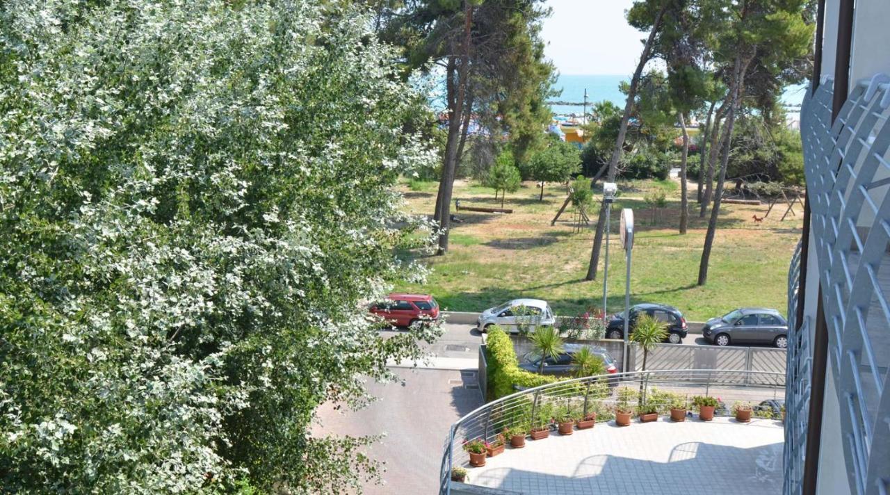 Hotel La Ninfea Montesilvano Marina Kültér fotó