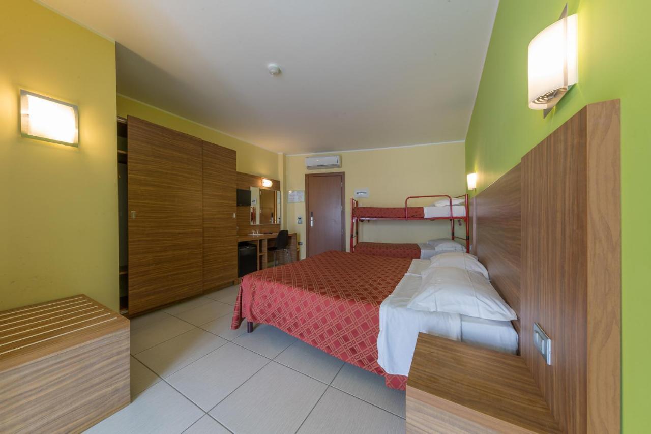Hotel La Ninfea Montesilvano Marina Kültér fotó